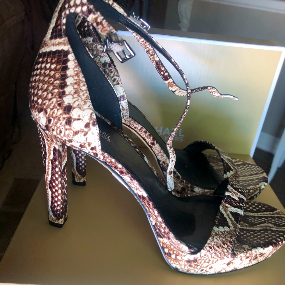 NWT, Michael Kors, Snake Skin heels, Size 8 1/2